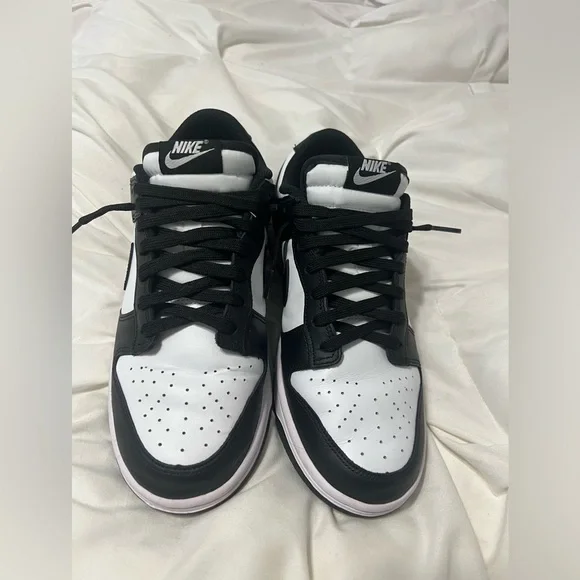 Nike Dunk Low “panda” - Picture 6 of 8